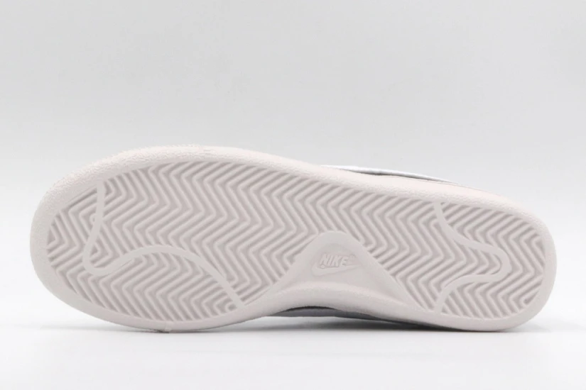 Nike Wmns Nike Court Royale (749867 010)