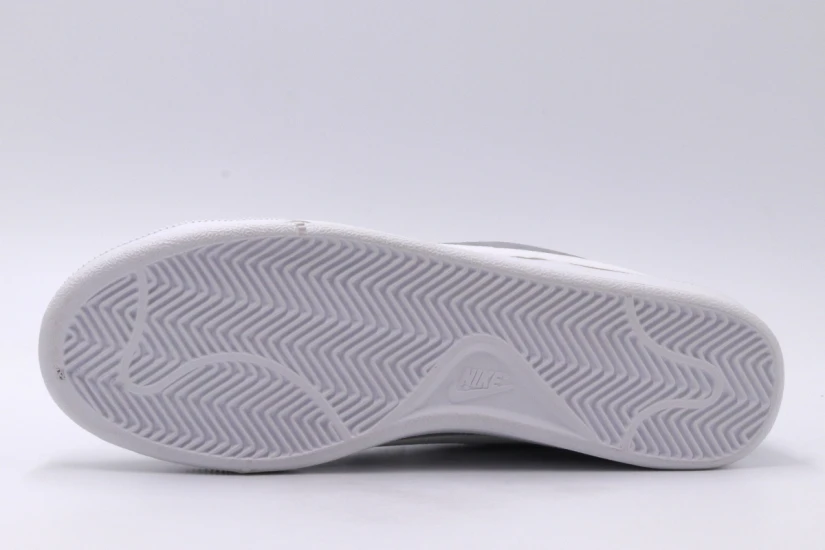 Nike Court Royale Suede  Sneakers (819802 010)