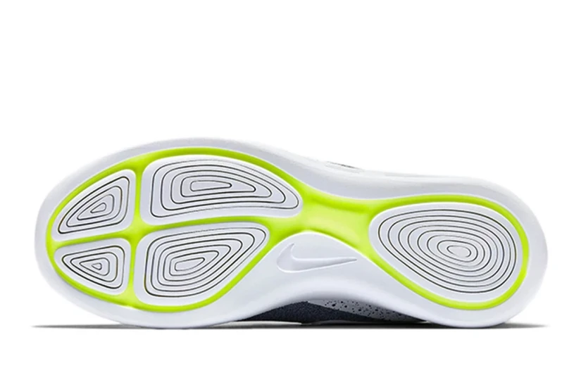 Nike W Nike Lunarcharge Essential (923620 100)
