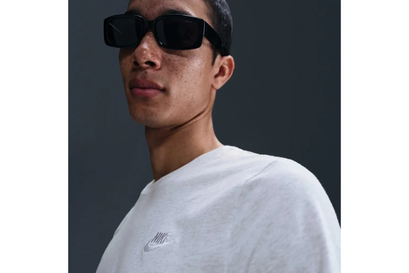 Nike Sportswear Club Ανδρικό Κοντομάνικο T-Shirt Γκρι Ανοιχτό