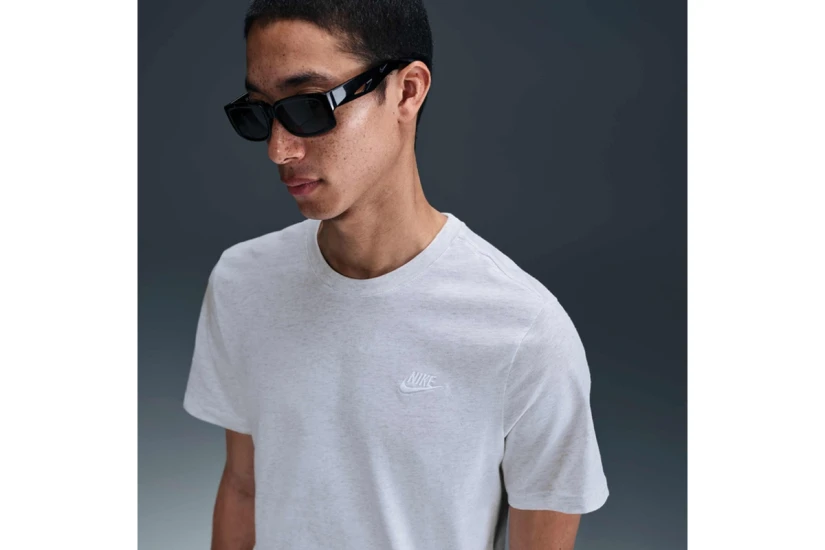 Nike Sportswear Club Ανδρικό Κοντομάνικο T-Shirt Γκρι Ανοιχτό