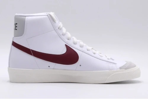 Nike Blazer Mid 77 Vntg Sneakers (BQ6806 120)