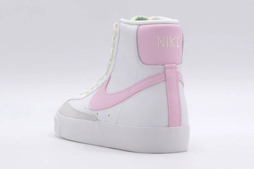 Nike Blazer Mid 77 Gs Sneakers (DA4086 106)