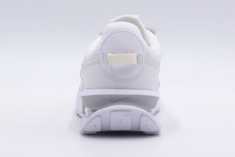 Nike W Air Max Pre-Day Sneakers (DM0001 100)