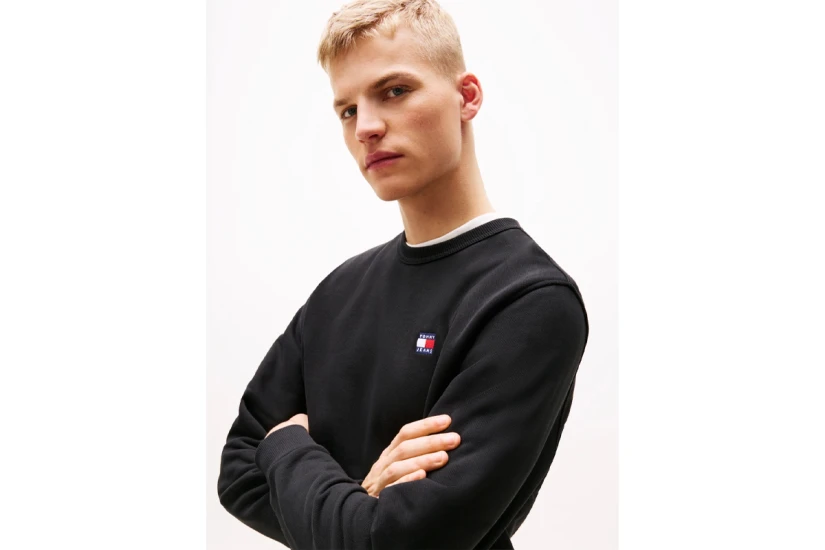Tommy Jeans Tonal Badge Ανδρική Μακρυμάνικη Μπλούζα Μαύρη
