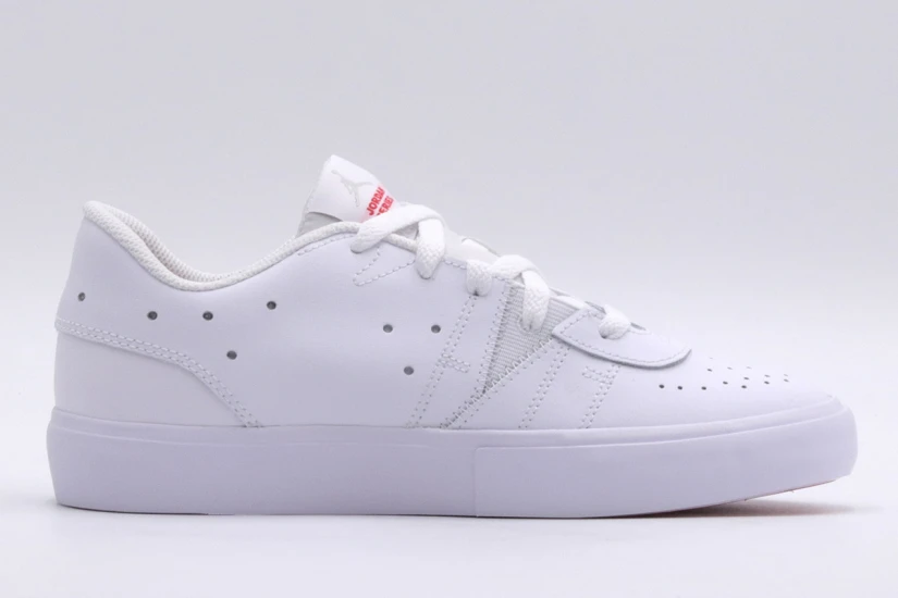 Jordan Wmns Series Es Sneakers (DN1857 100)