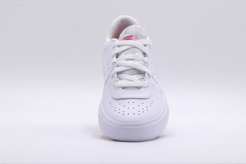 Jordan Wmns Series Es Sneakers (DN1857 100)