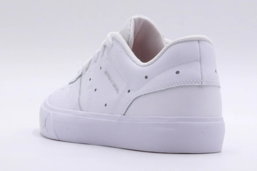 Jordan Wmns Series Es Sneakers (DN1857 100)