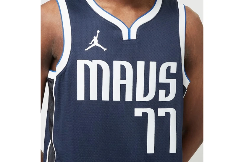 Jordan Dallas Mavericks Φανέλα Luka Doncic Statement Edition