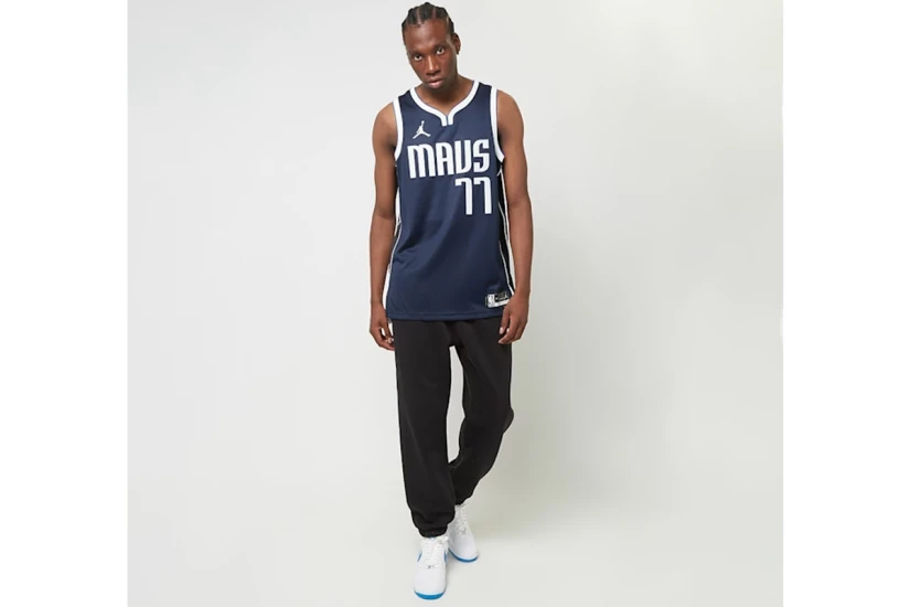 Jordan Dallas Mavericks Φανέλα Luka Doncic Statement Edition