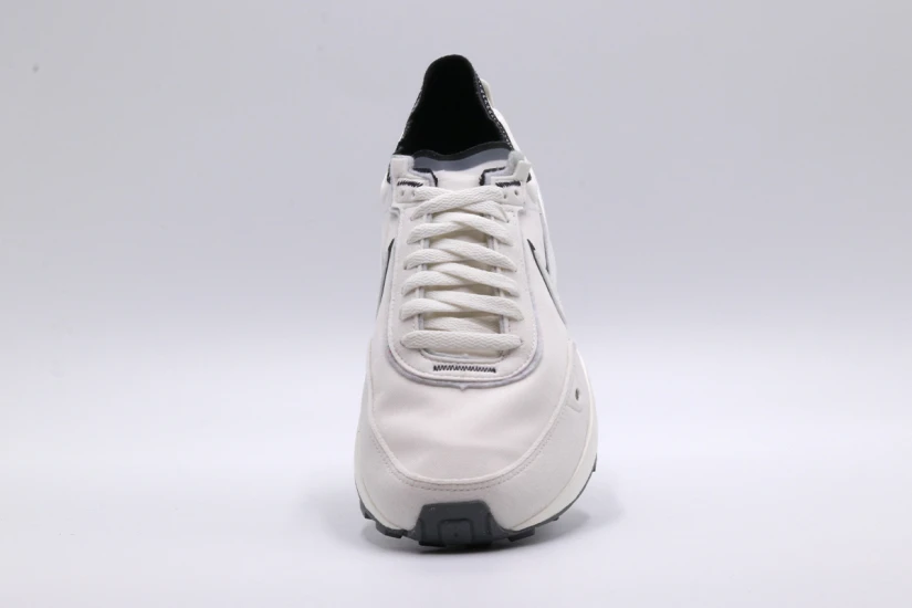 Nike Waffle One Se Sneakers (DO9782 001)