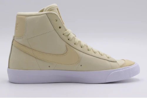 Nike Blazer Mid Premium Sneakers (DQ7572 700)