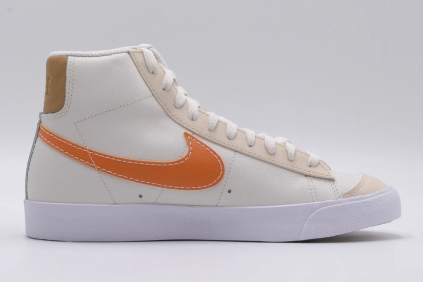 Nike Blazer Mid 77 EMB Ανδρικά Sneakers Λευκά, Μπεζ, Πορτοκαλί