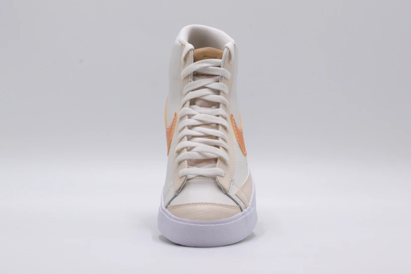 Nike Blazer Mid 77 EMB Ανδρικά Sneakers Λευκά, Μπεζ, Πορτοκαλί