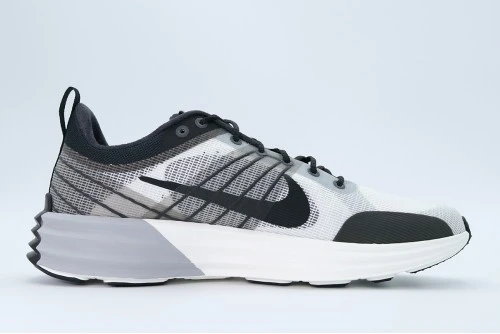 Nike Lunar Roam Sneakers (DV2440 102)