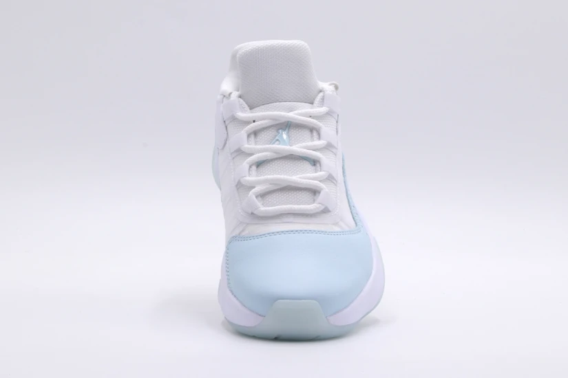 Jordan Air 11 CMFT Low Sneakers Λευκά, Άκουα
