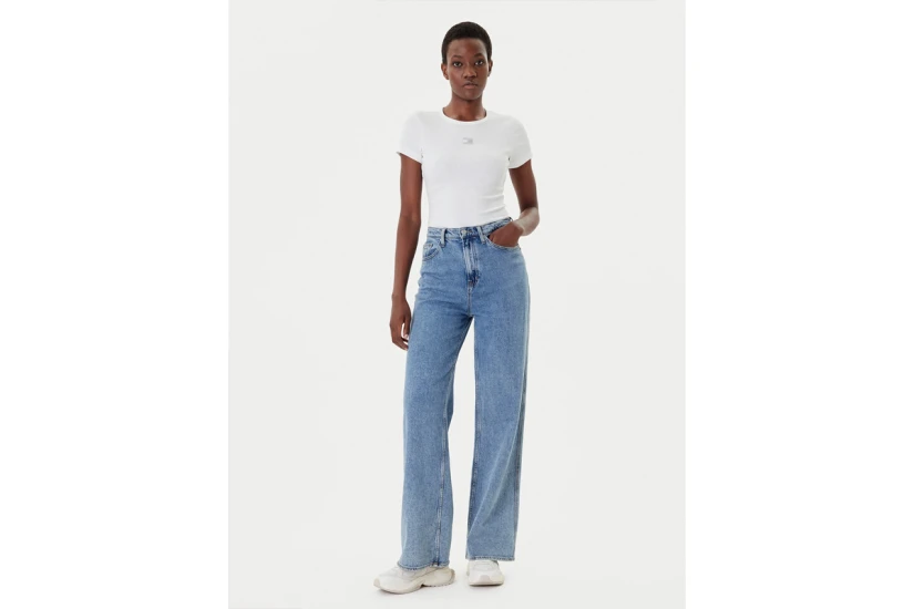 Tommy Jeans Badge Ribbed Slim Fit Γυναικείο Κοντομάνικο T-Shirt Λευκό