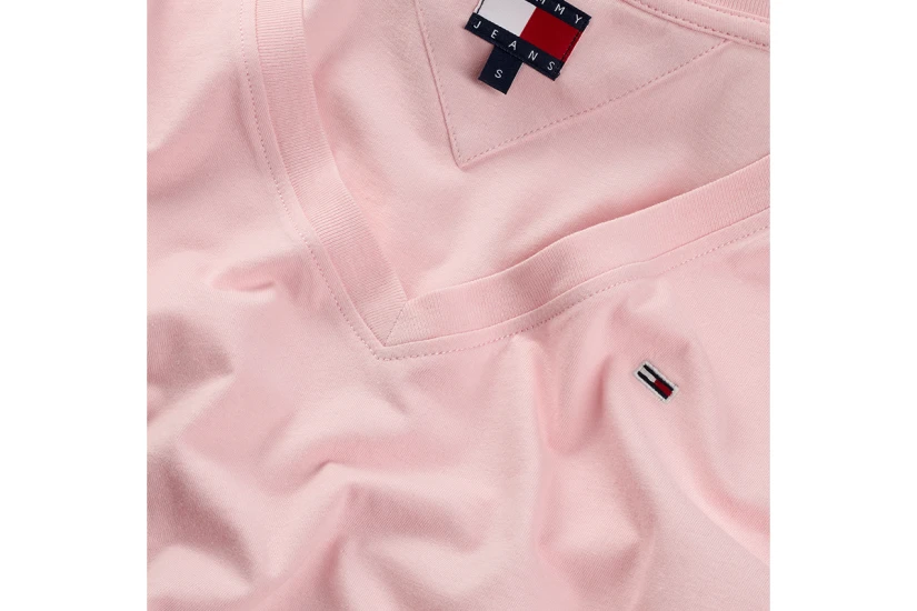 Tommy Jeans Γυναικείο Κοντομάνικο T-Shirt με V Λαιμόκοψη Ροζ