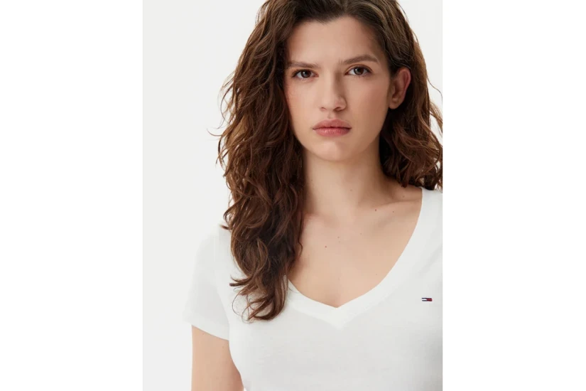 Tommy Jeans Slim V-Neck Γυναικείο Κοντομάνικο T-Shirt Εκρού