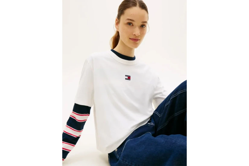 Tommy Jeans Boxy Badge Γυναικείο Κοντομάνικο T-Shirt Εκρού