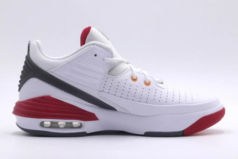 Jordan Max Aura 5 Ανδρικά Sneakers Λευκά, Κόκκινα, Μαύρα