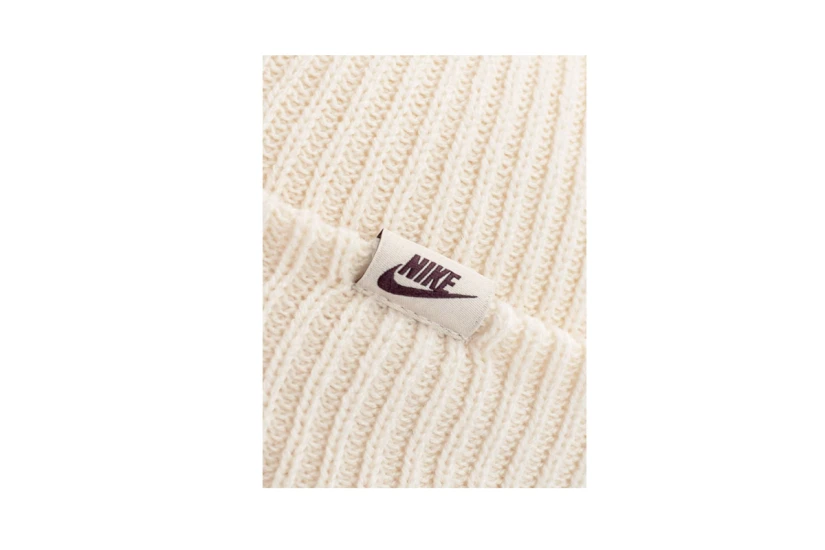 Nike Peak Χειμερινό Σκουφάκι Εκρού