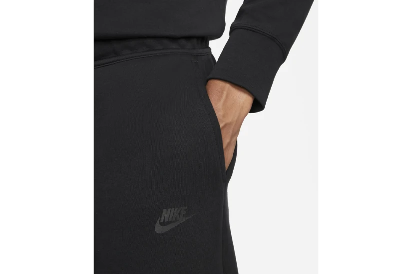 Nike Sportswear Tech Fleece Ανδρική Αθλητική Βερμούδα Μαύρη