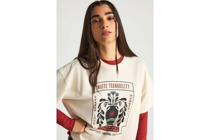 Funky Buddha Graphic Print Γυναικείο Κοντομάνικο T-Shirt Μπεζ, Διάφορα Χρώματα