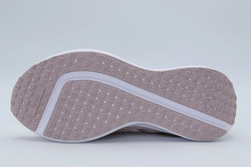 Nike Interact Run Αθλητικά Παπούτσια για Τρέξιμο Σομόν, Λευκά