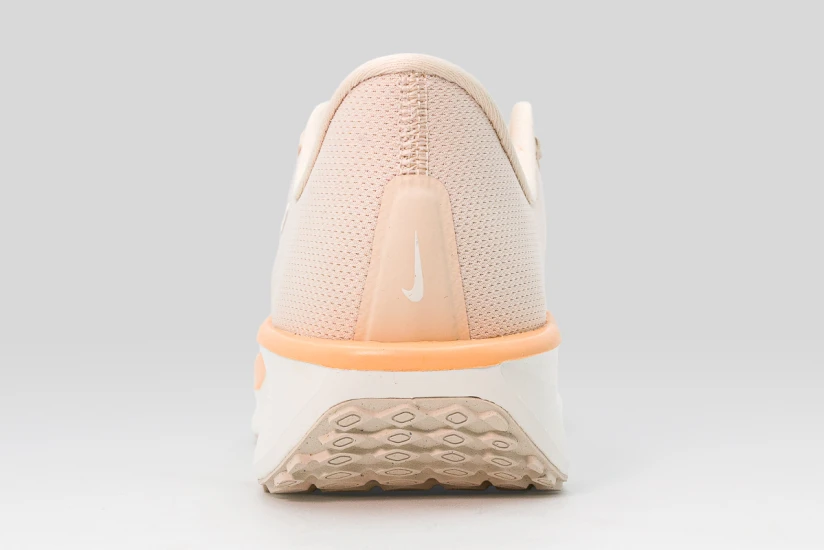 Nike Quest 6 Αθλητικά Παπούτσια για Τρέξιμο Μπεζ, Κίτρινα, Λευκά