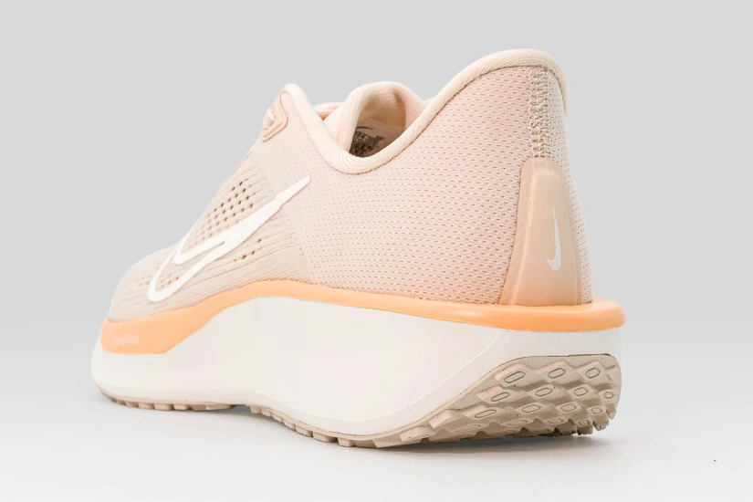 Nike Quest 6 Αθλητικά Παπούτσια για Τρέξιμο Μπεζ, Κίτρινα, Λευκά