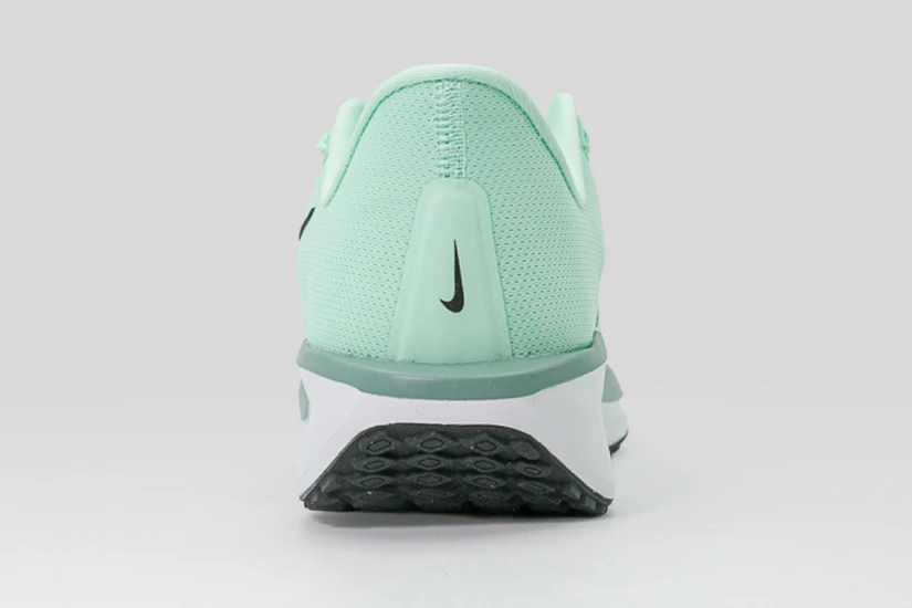 Nike Quest 6 Αθλητικά Παπούτσια για Τρέξιμο Μέντα, Μαύρα, Λευκά