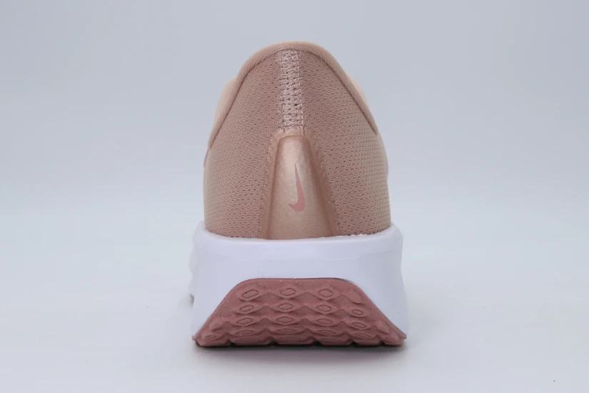 Nike Quest 6 Αθλητικά Παπούτσια για Τρέξιμο Nude, Λευκά