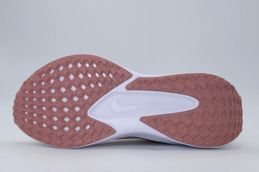 Nike Quest 6 Αθλητικά Παπούτσια για Τρέξιμο Nude, Λευκά