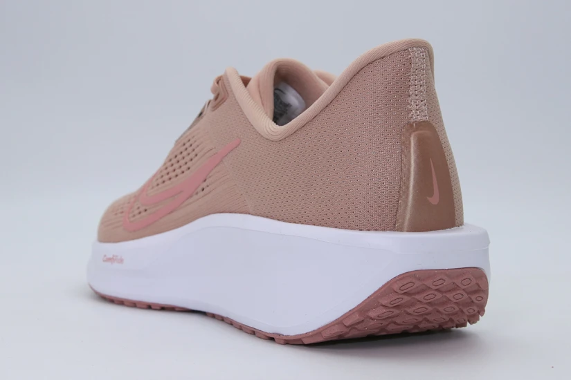 Nike Quest 6 Αθλητικά Παπούτσια για Τρέξιμο Nude, Λευκά