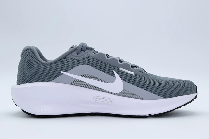 Nike Downshifter 13 Ανδρικά Αθλητικά Παπούτσια Για Τρέξιμο Γκρι, Λευκά