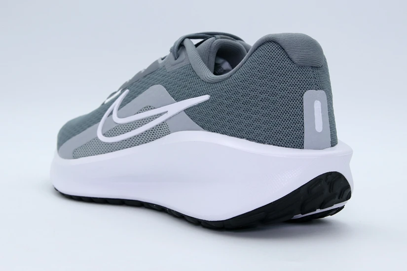 Nike Downshifter 13 Ανδρικά Αθλητικά Παπούτσια Για Τρέξιμο Γκρι, Λευκά