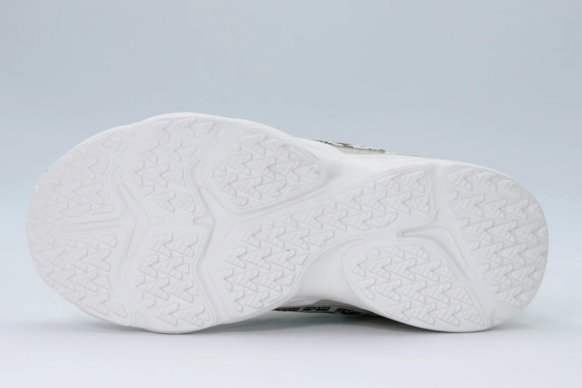 Fila Heritage Style V Sneakers Μπεζ, Εκρού, Μαύρα
