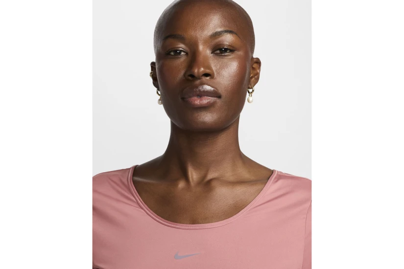 Nike One Classic Dri-FIT Γυναικεία Κοντομάνικη Crop Μπλούζα Σομόν