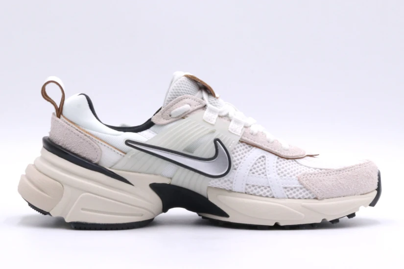 Nike V2K Γυναικεία Sneakers Λευκά, Μαύρα