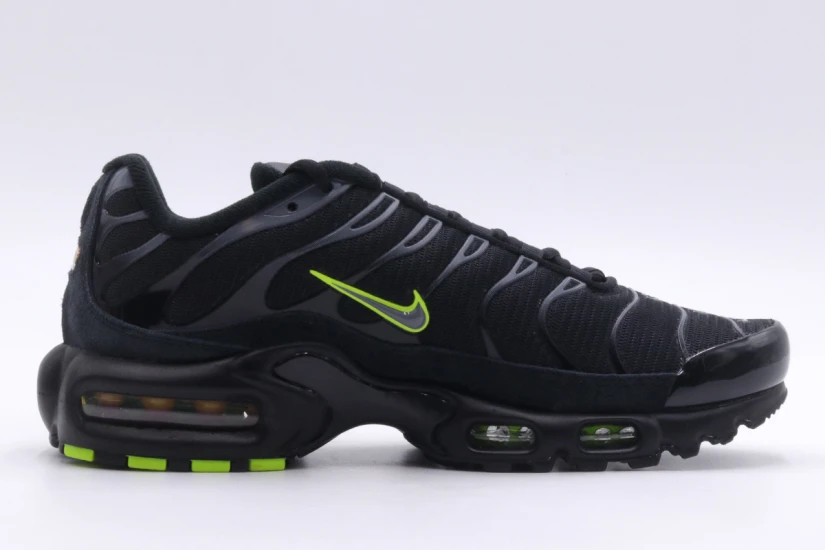 Nike Air Max Plus Black Volt Unisex Sneakers Μαύρα