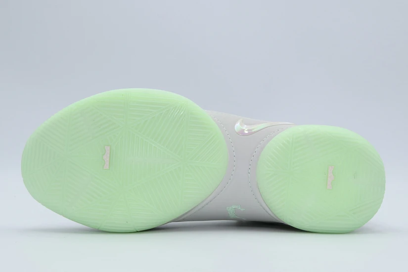 Nike LeBron XXII Ανδρικά Μπασκετικά Παπούτσια Γκρι Ανοιχτό, Φυστικί
