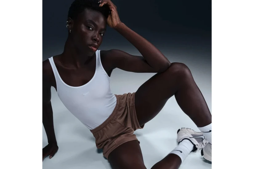 Nike Sportswear Chill Knit Γυναικεία Αμάνικη Μπλούζα Λευκή