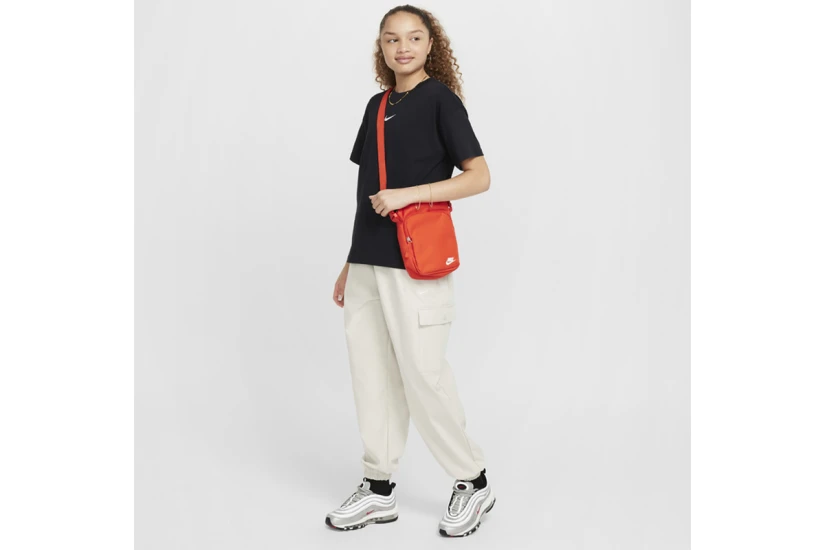 Nike Sportswear Essential Παιδικό Κοντομάνικο T-Shirt Μαύρο