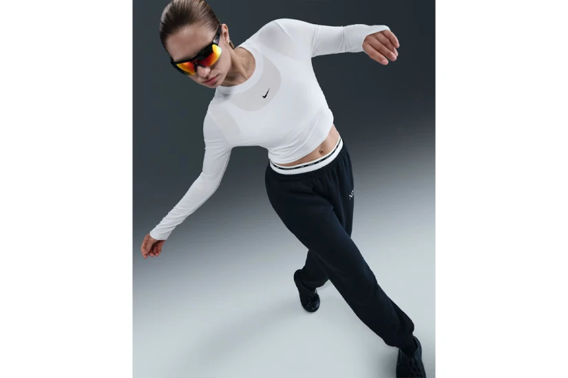 Nike Sportswear Chill Knit Γυναικείο Μακρυμάνικο Crop Top Λευκό