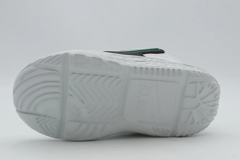 Nike Team Hustle D 12 Βρεφικά Sneakers Λευκά, Μαύρα, Κίτρινα, Πράσινα