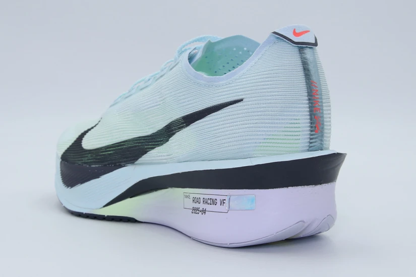Nike Zoomx Vaporfly 4 Αθλητικά Παπούτσια για Τρέξιμο Σιέλ, Μαύρα, Λευκά, Βεραμάν