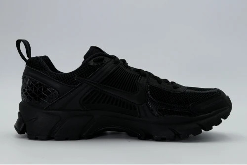 Nike Vomero 5 Sneakers (HF6998 001)