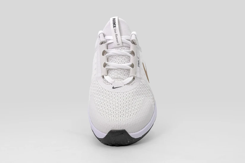 Nike Star Runner 5 Αθλητικά Παπούτσια για Τρέξιμο Εκρού, Λευκά, Χρυσά