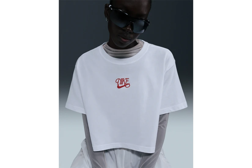 Nike Sportswear Γυναικείο Cropped Κοντομάνικο T-Shirt Λευκό